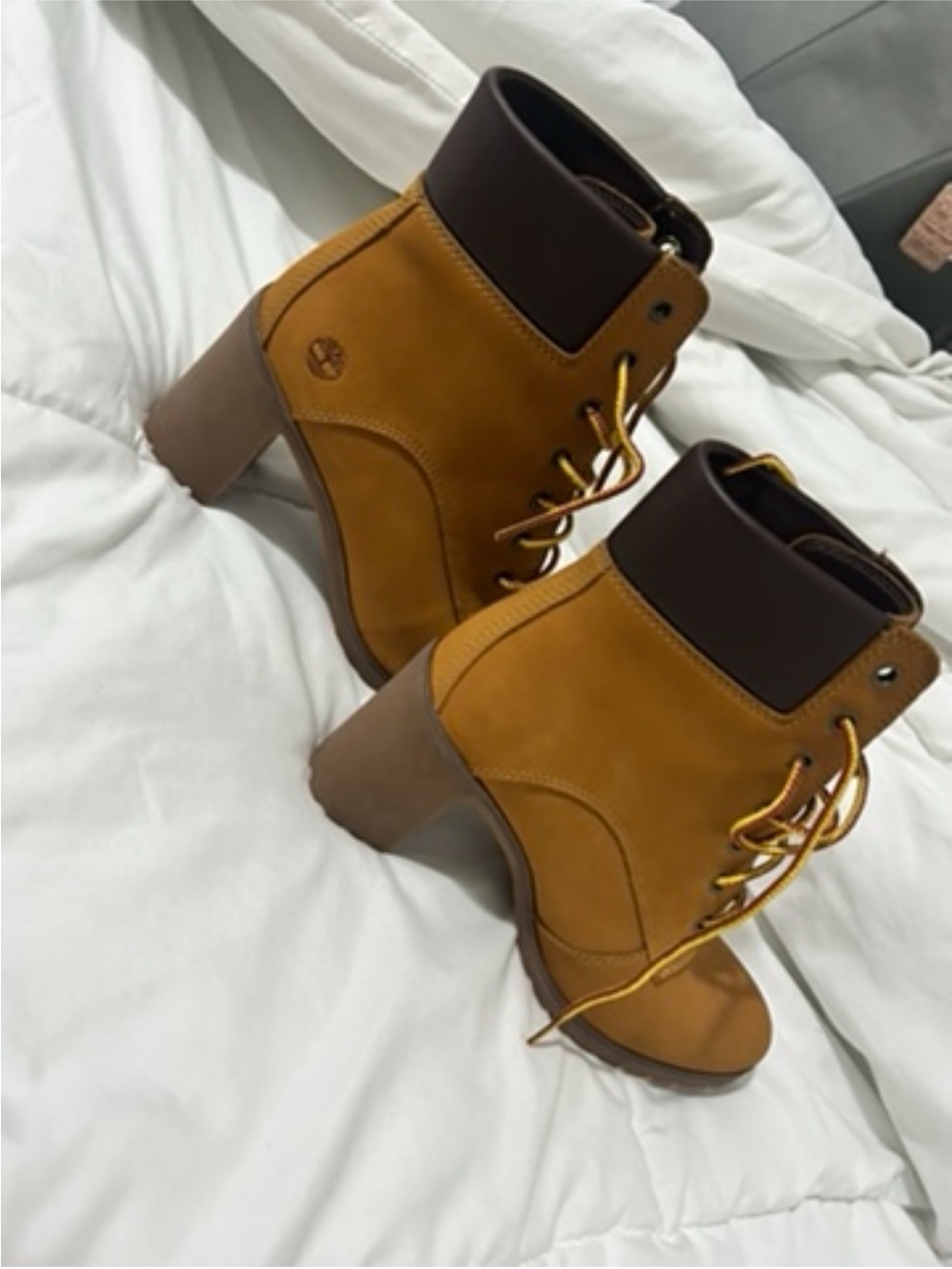 Timberland Women's Tan and Dark Brown Lace-Up Block Heel Ankle Boots